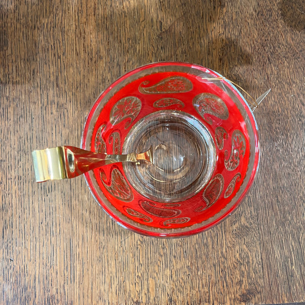 Inner view of glass ice bucket